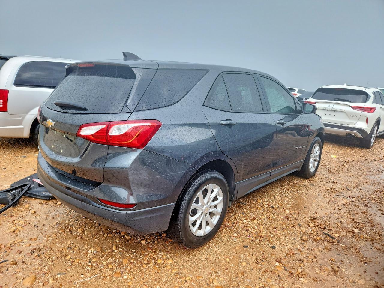 2019 Chevrolet Equinox Ls - Image 3