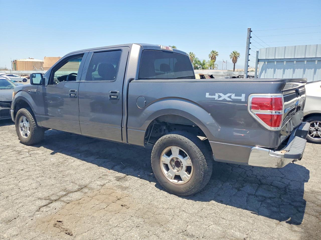 2014 Ford F150 Supercrew - Фото 2