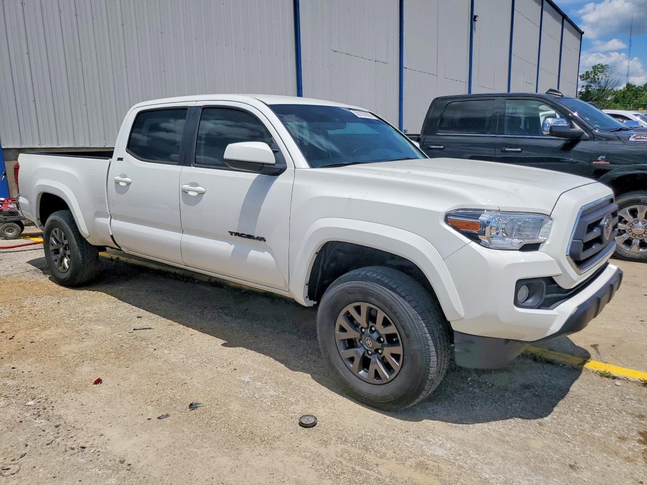 2022 Toyota Tacoma Sr5 V6 - Image 4