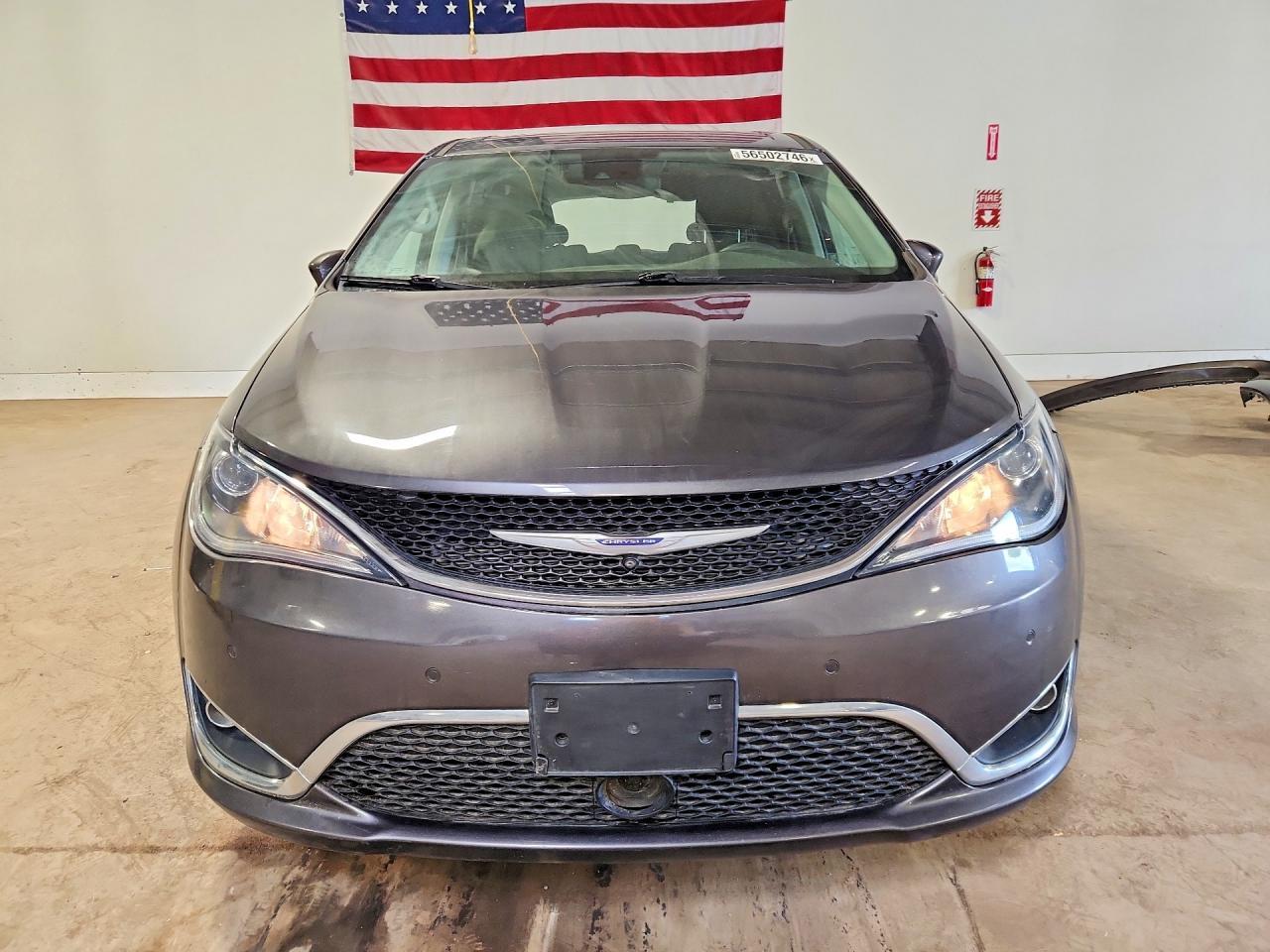 2020 Chrysler Pacifica Touring - Image 5