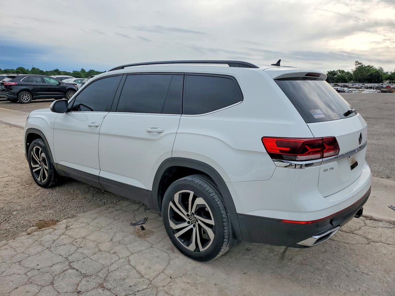2021 Volkswagen Atlas Se - Image 2