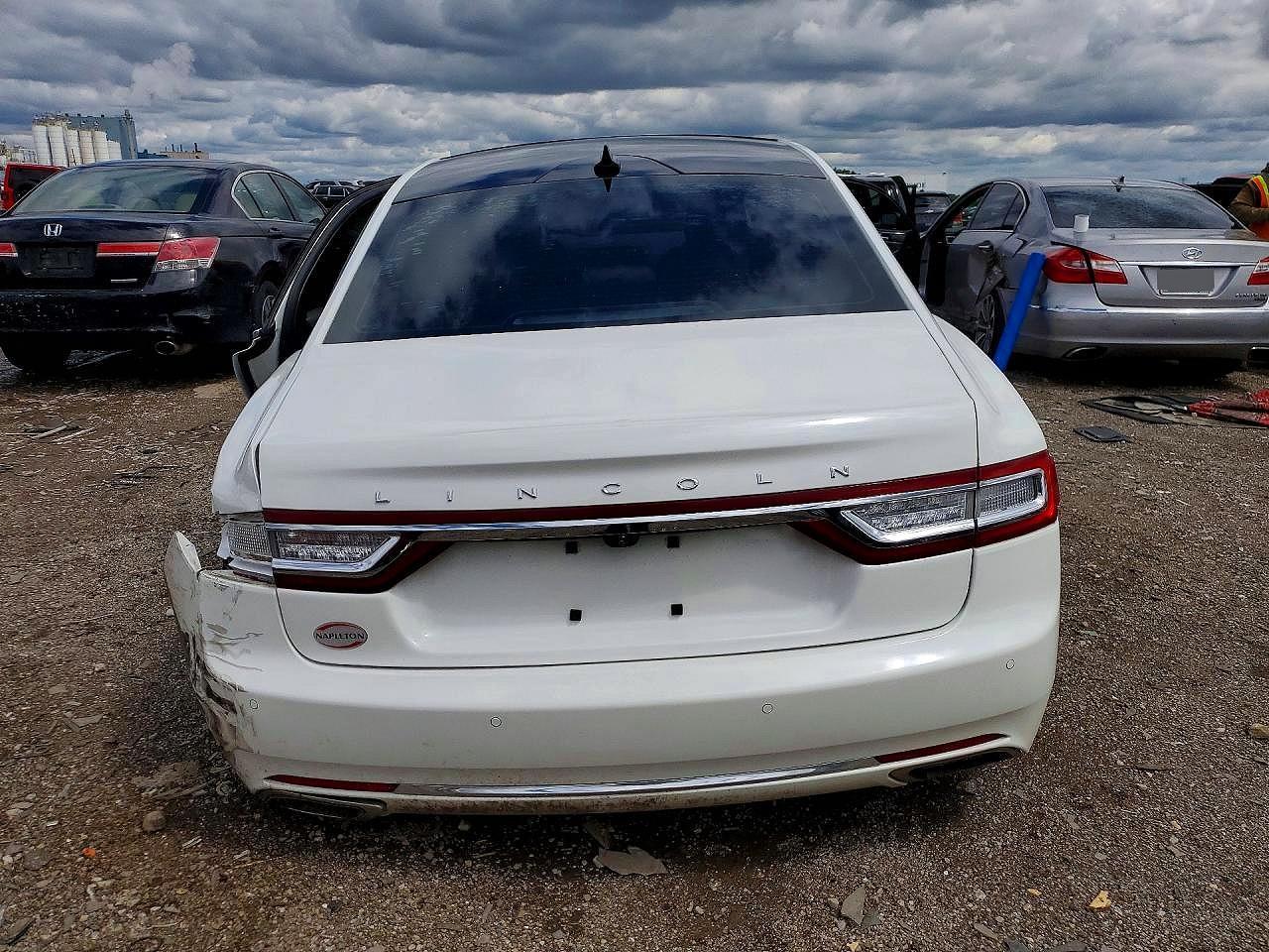 2020 Lincoln Continental Reserve - Фото 6