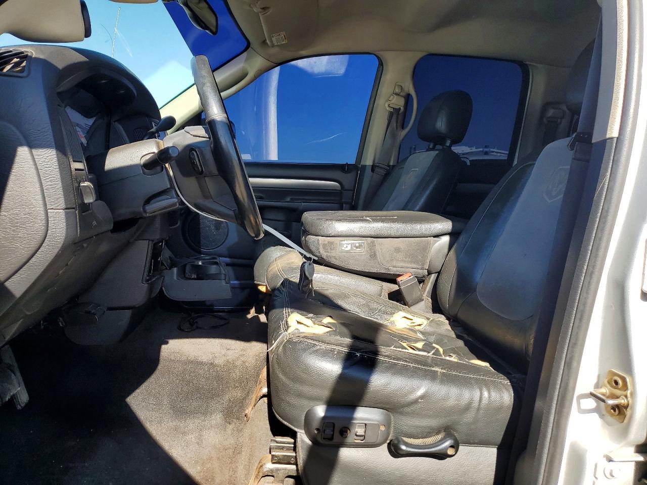 2004 Dodge Ram 2500 St - Image 7