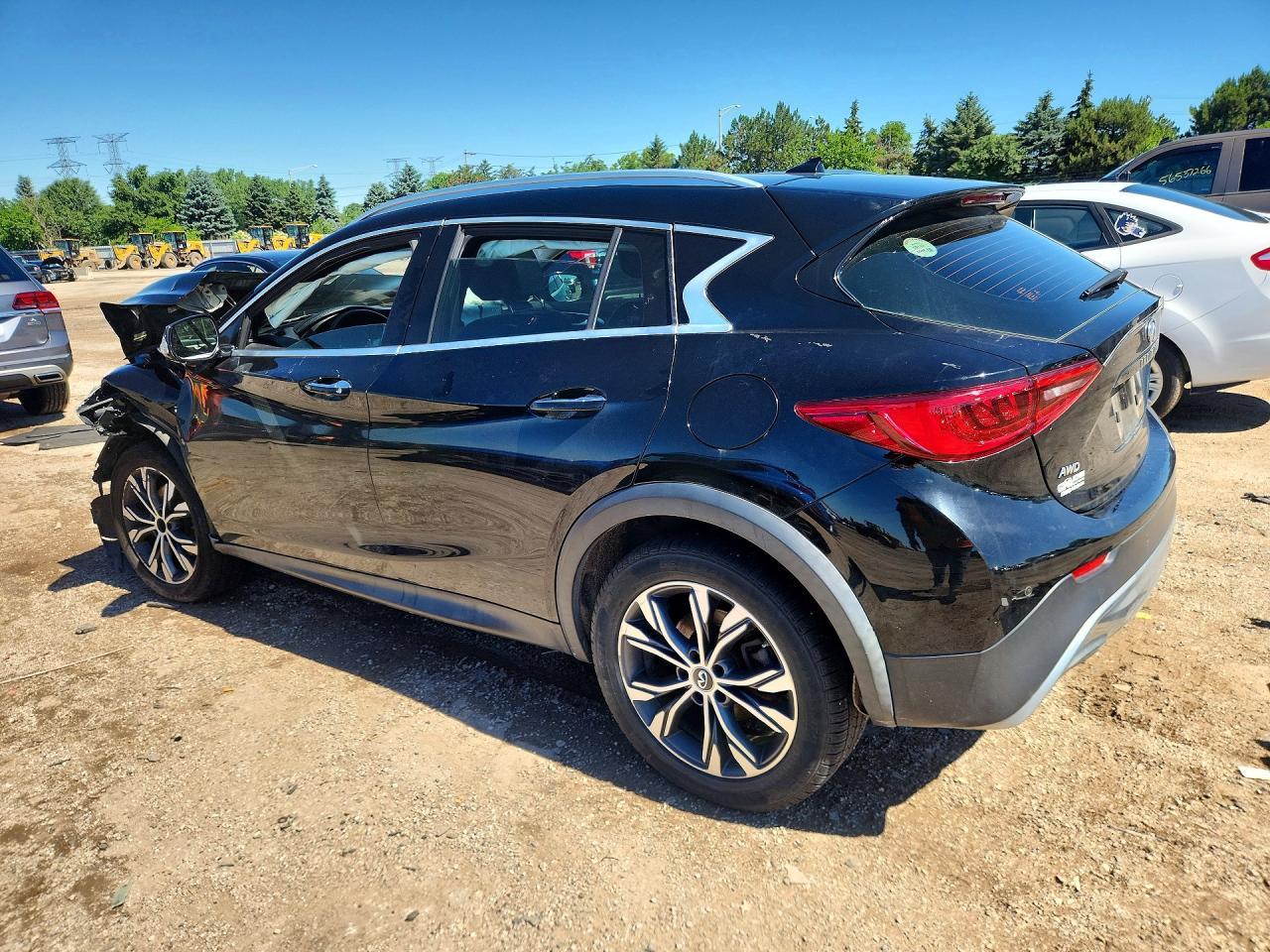 2017 Infiniti Qx30 Premium - Фото 2