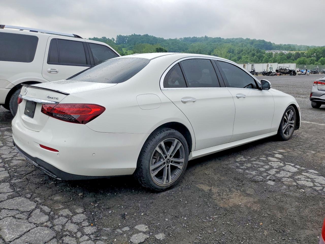 2021 Mercedes-Benz E 350 4Matic - Фото 3