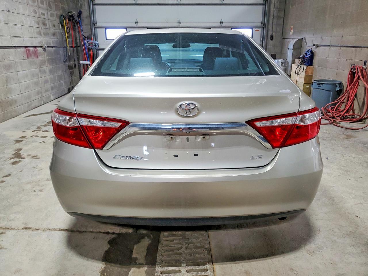 2016 Toyota Camry Le - Фото 6