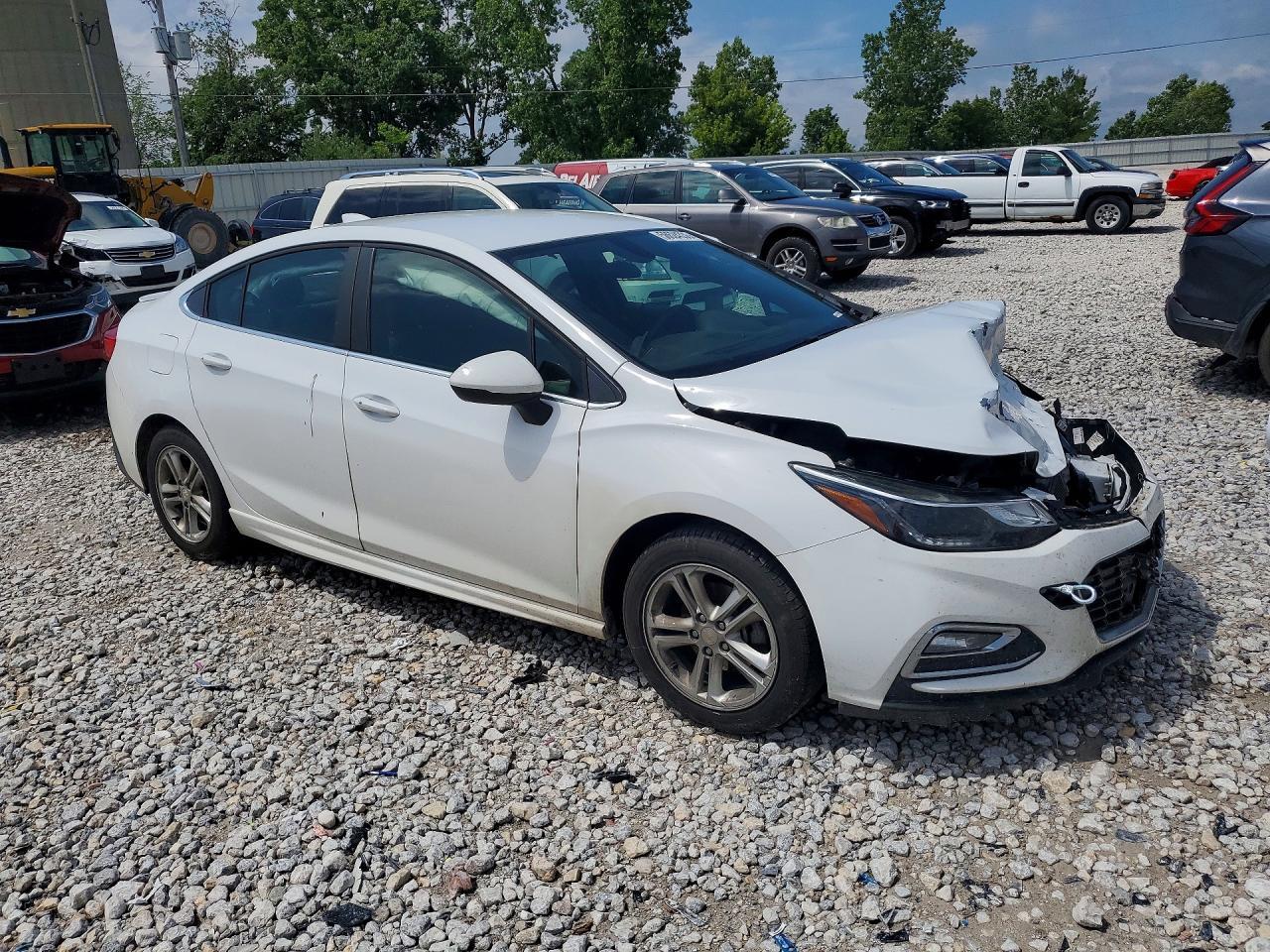 2018 Chevrolet Cruze Lt - Image 4