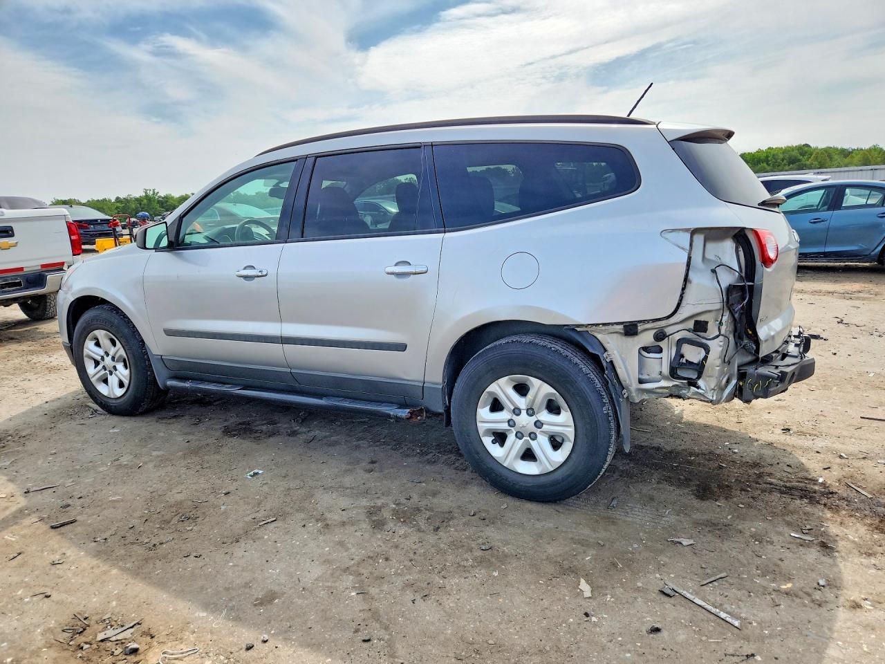 2012 Chevrolet Traverse Ls - Фото 2