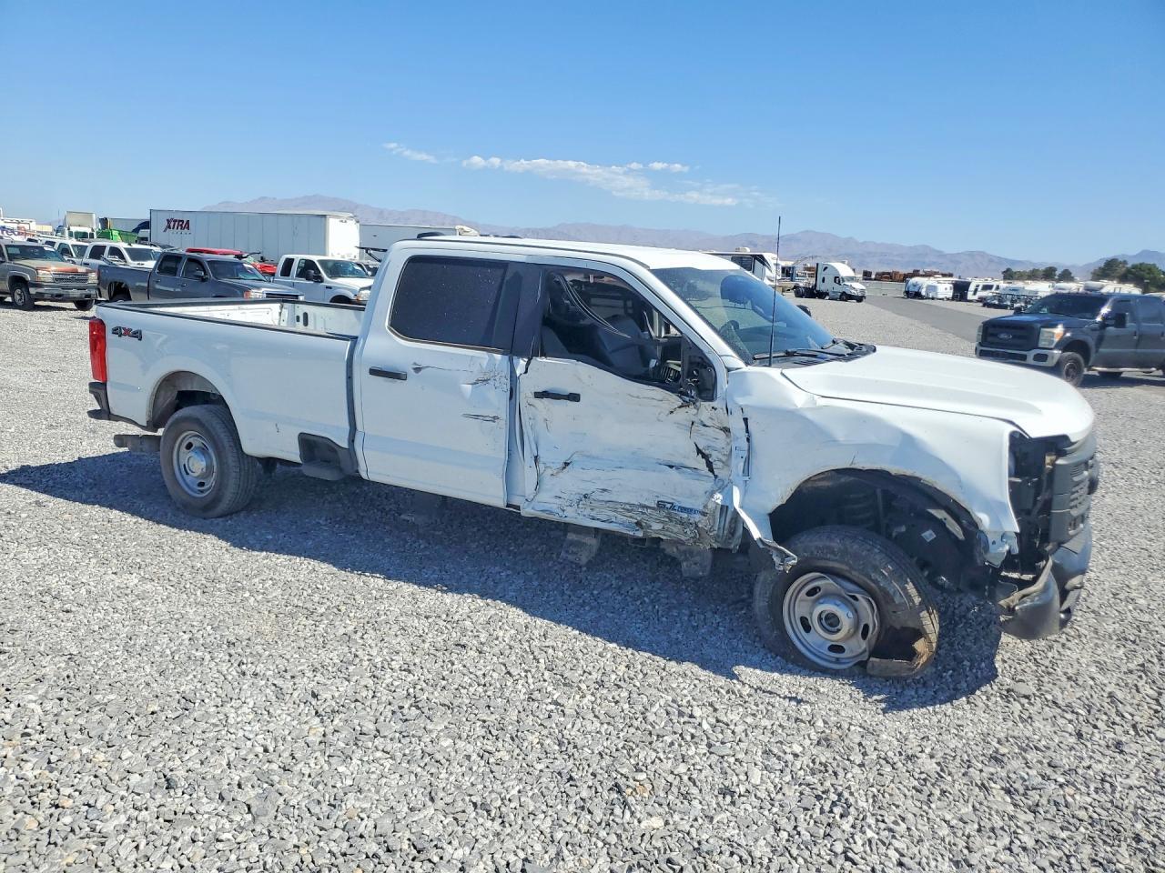 2024 Ford F250 Super Duty - Фото 4
