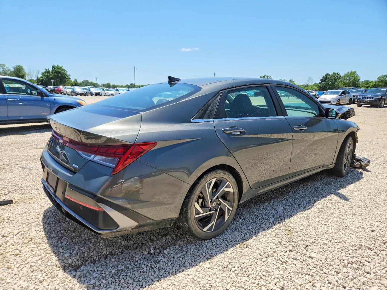 2024 Hyundai Elantra Limited - Image 3