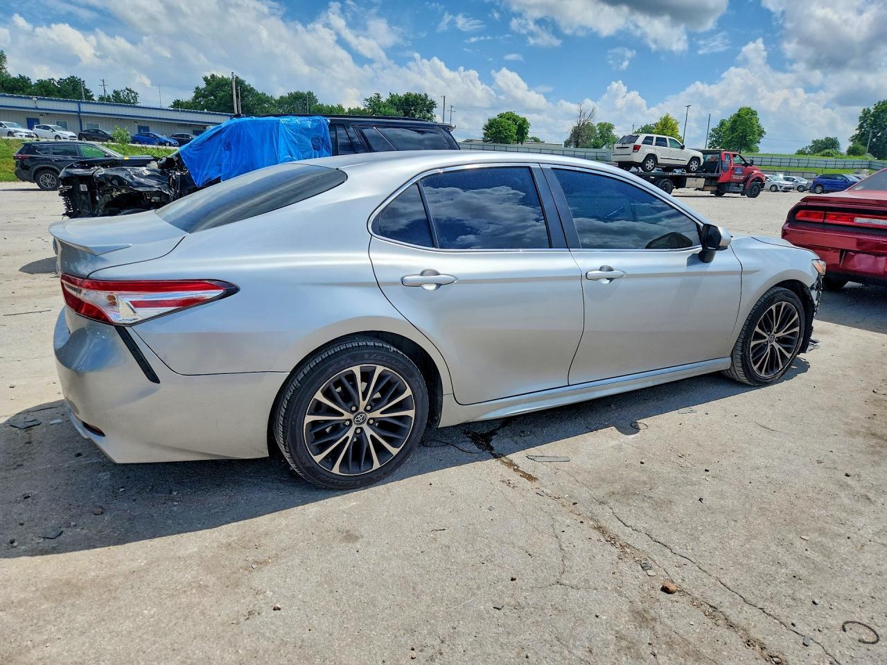 2018 Toyota Camry Se - Image 3