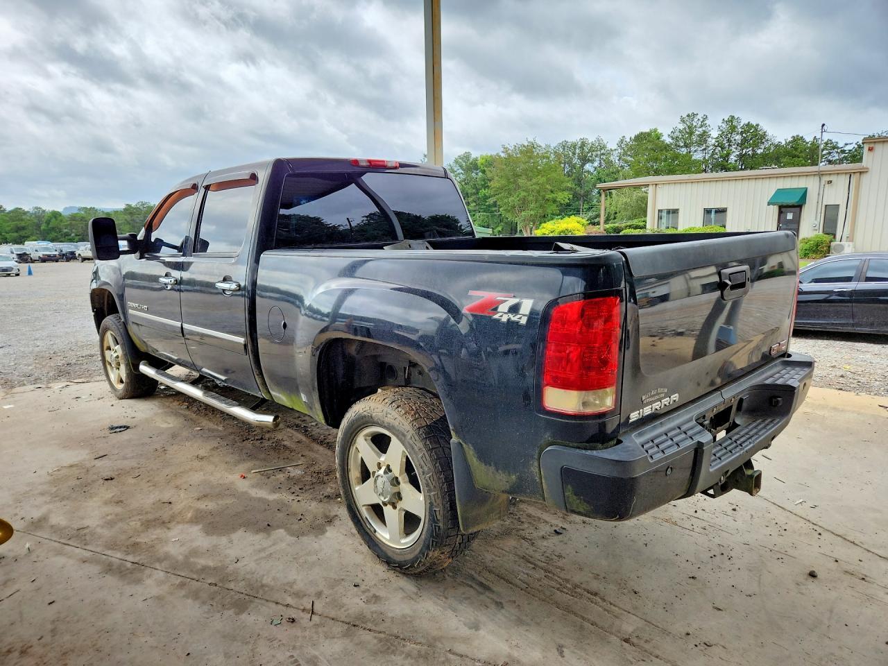 2011 GMC Sierra K2500 Denali - Фото 2