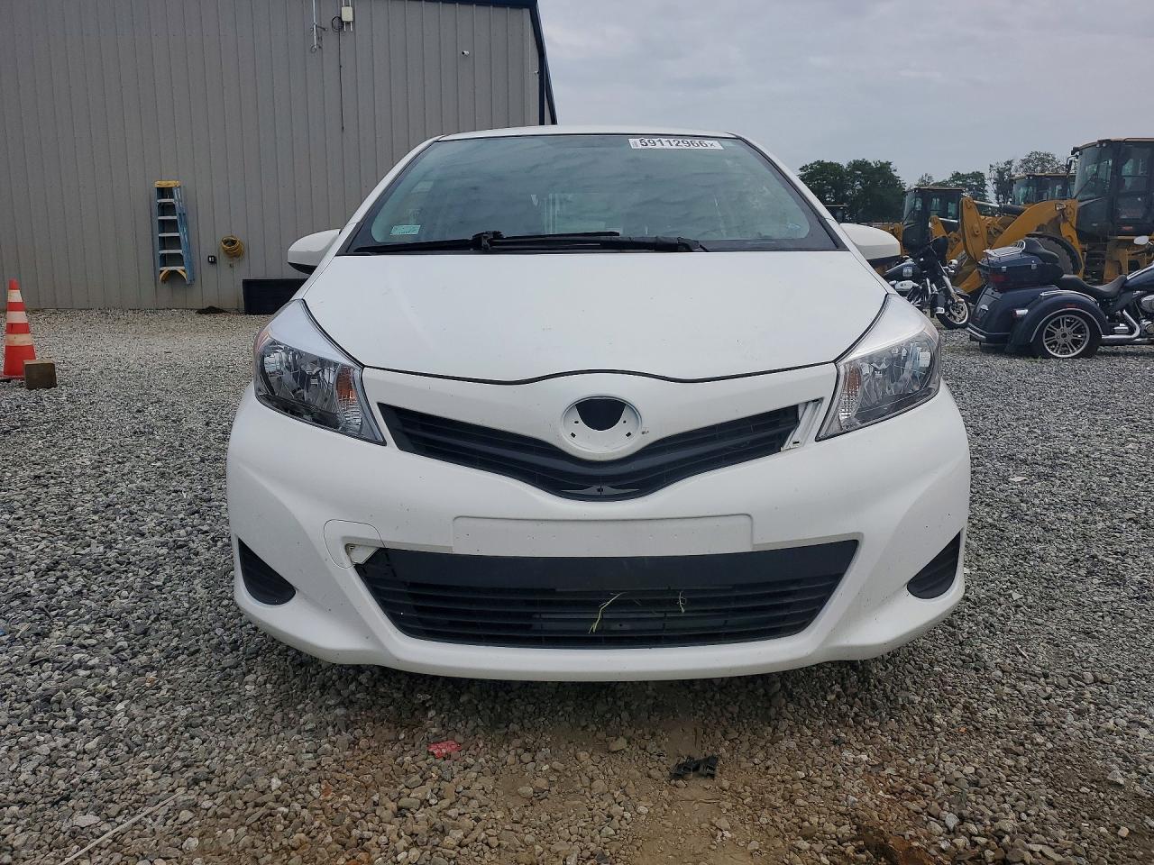 2012 Toyota Yaris 3-Door L - Image 5