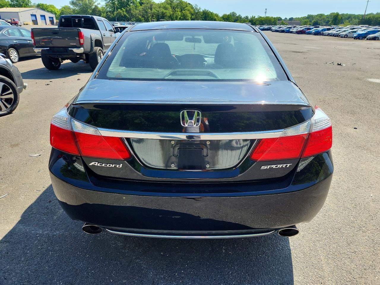 2015 Honda Accord Sport - Image 6