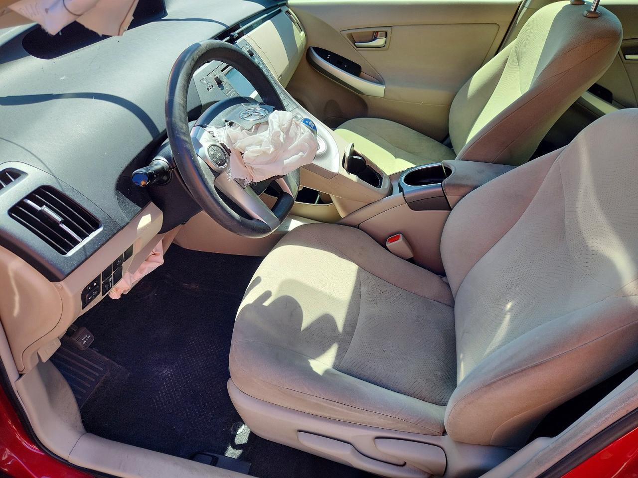 2015 Toyota Prius Three - Image 7