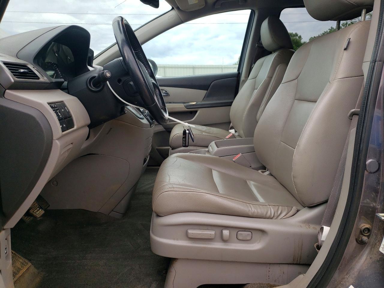 2015 Honda Odyssey Touring - Image 7