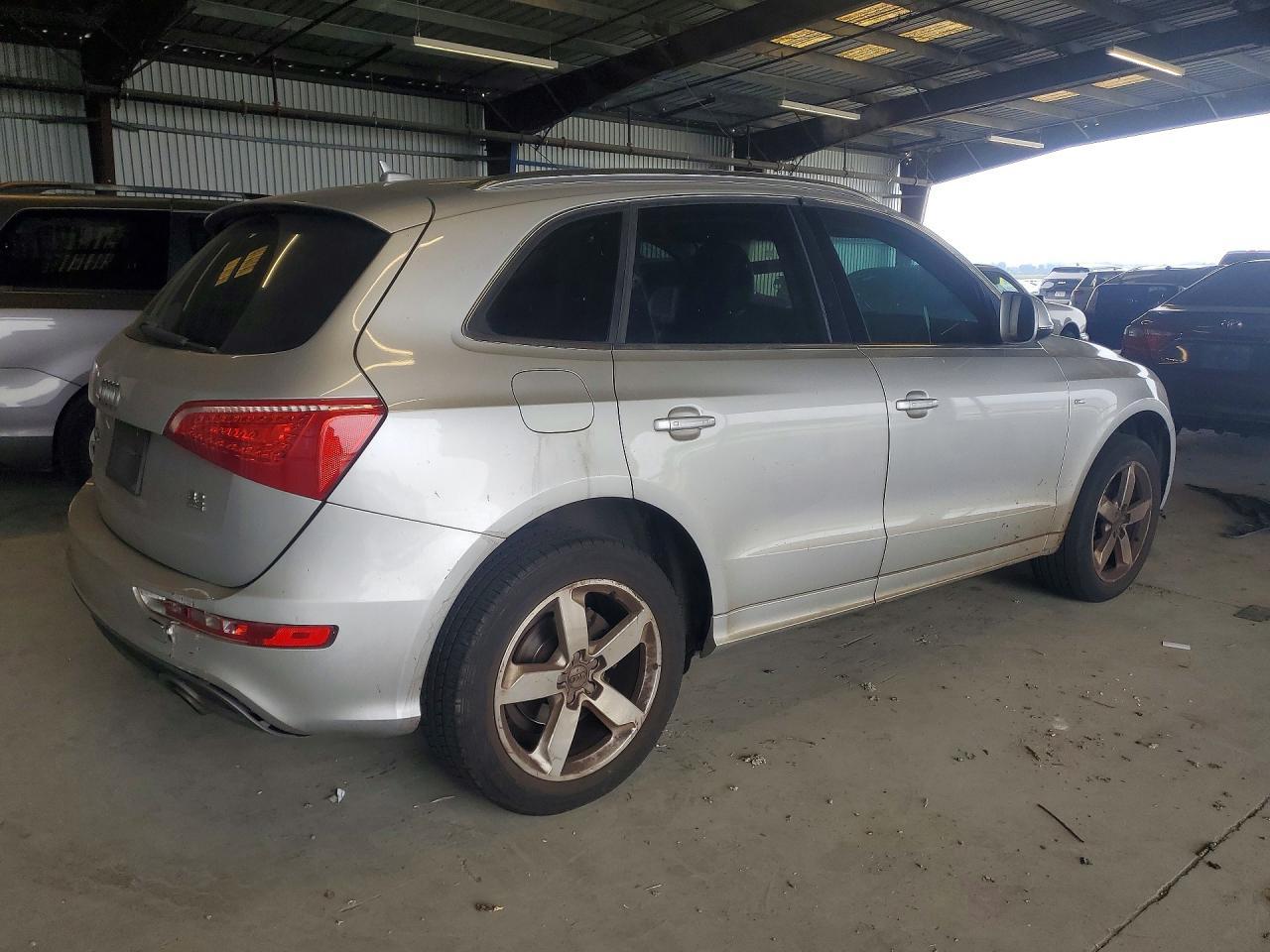 2011 Audi Q5 Premium Plus - Image 3