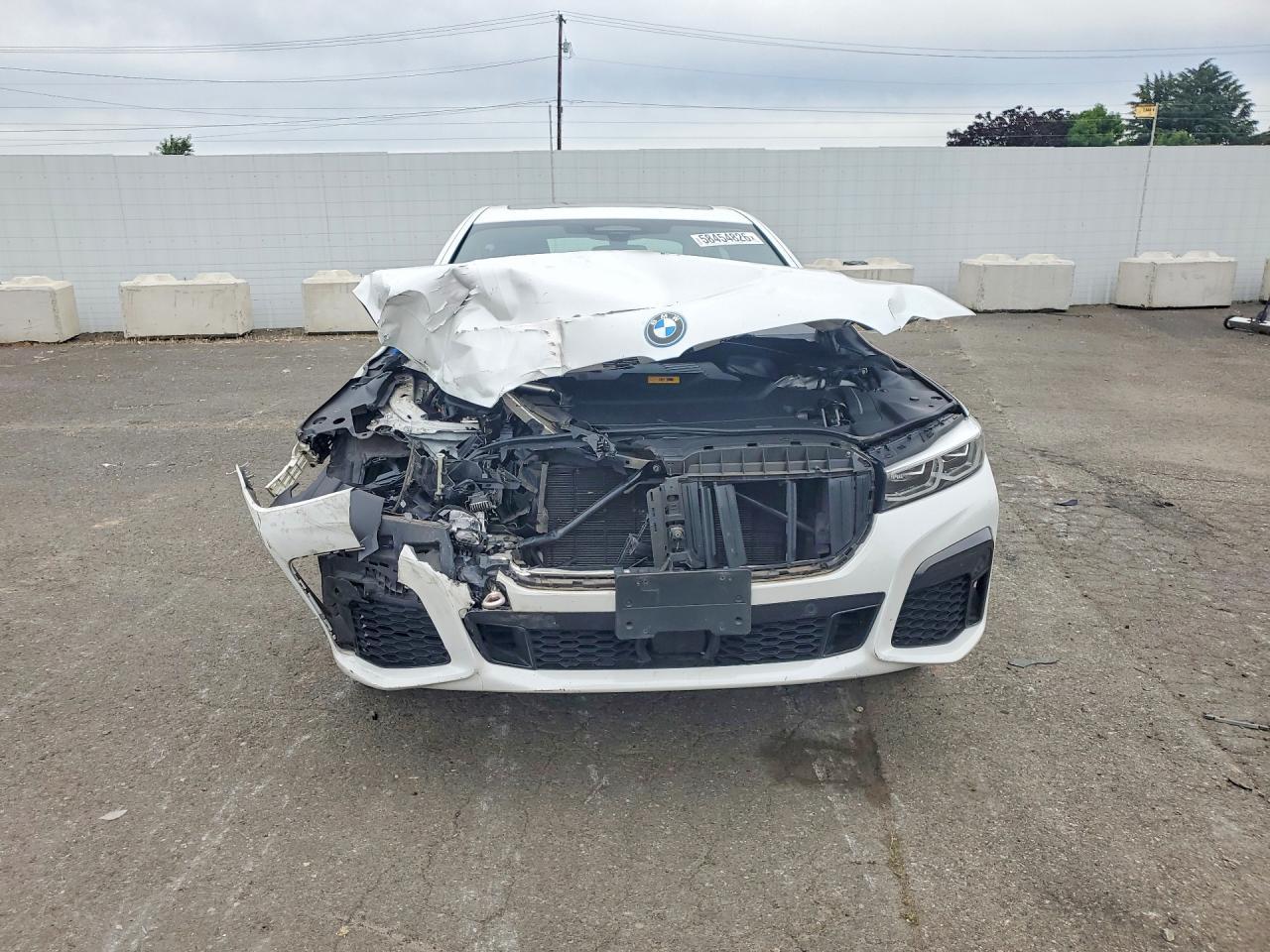 2022 BMW 745Xe - Фото 5