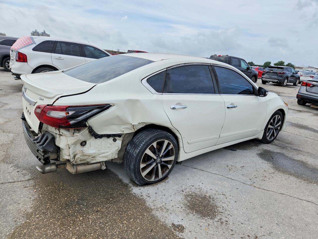 2017 Nissan Altima 2.5 Sr - Image 3