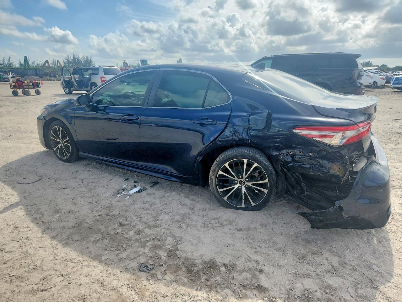 2019 Toyota Camry Se - Image 2