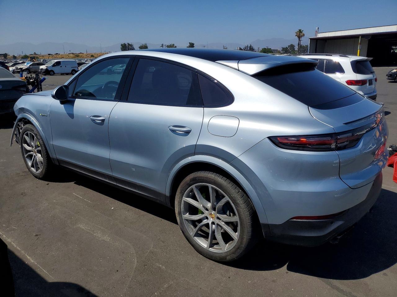 2022 Porsche Cayenne E Hybrid Coupe - Image 2