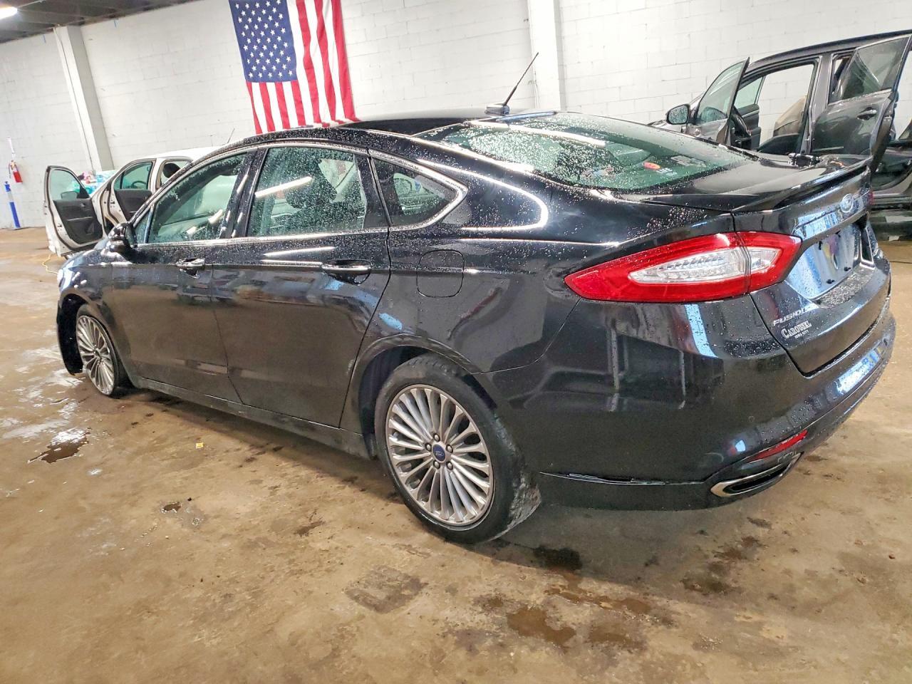 2016 Ford Fusion Titanium - Фото 2