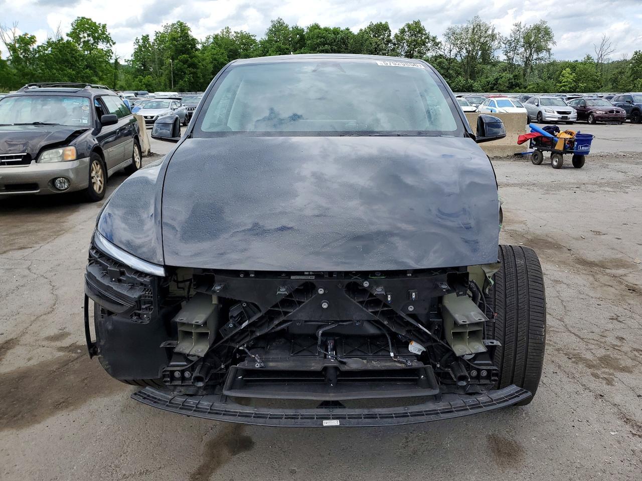 2026 Tesla Model Y - Фото 5