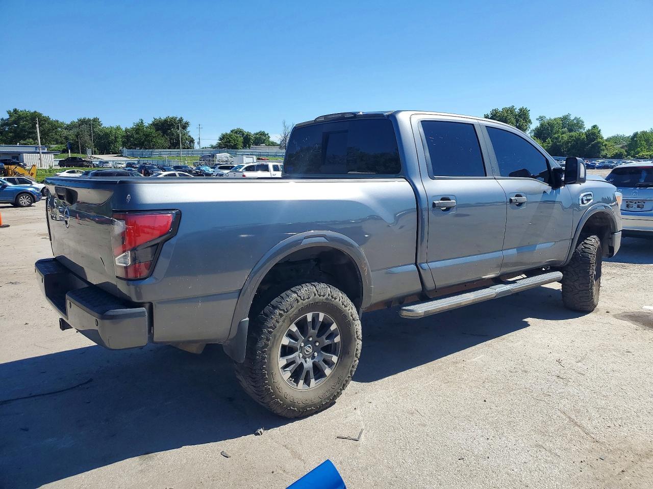 2016 Nissan Titan Xd Pro-4X - Фото 3