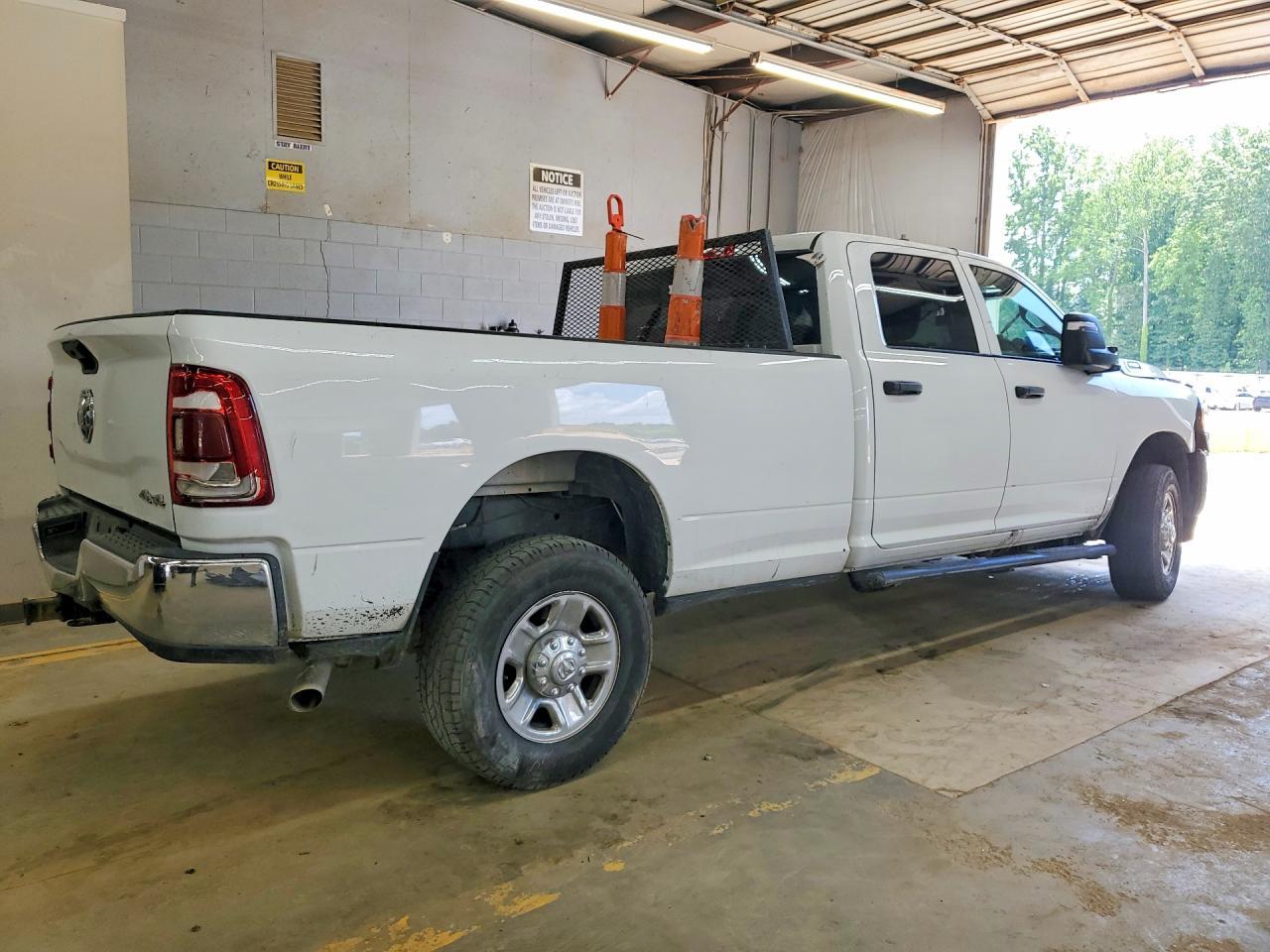2024 Ram 3500 Tradesman - Фото 3