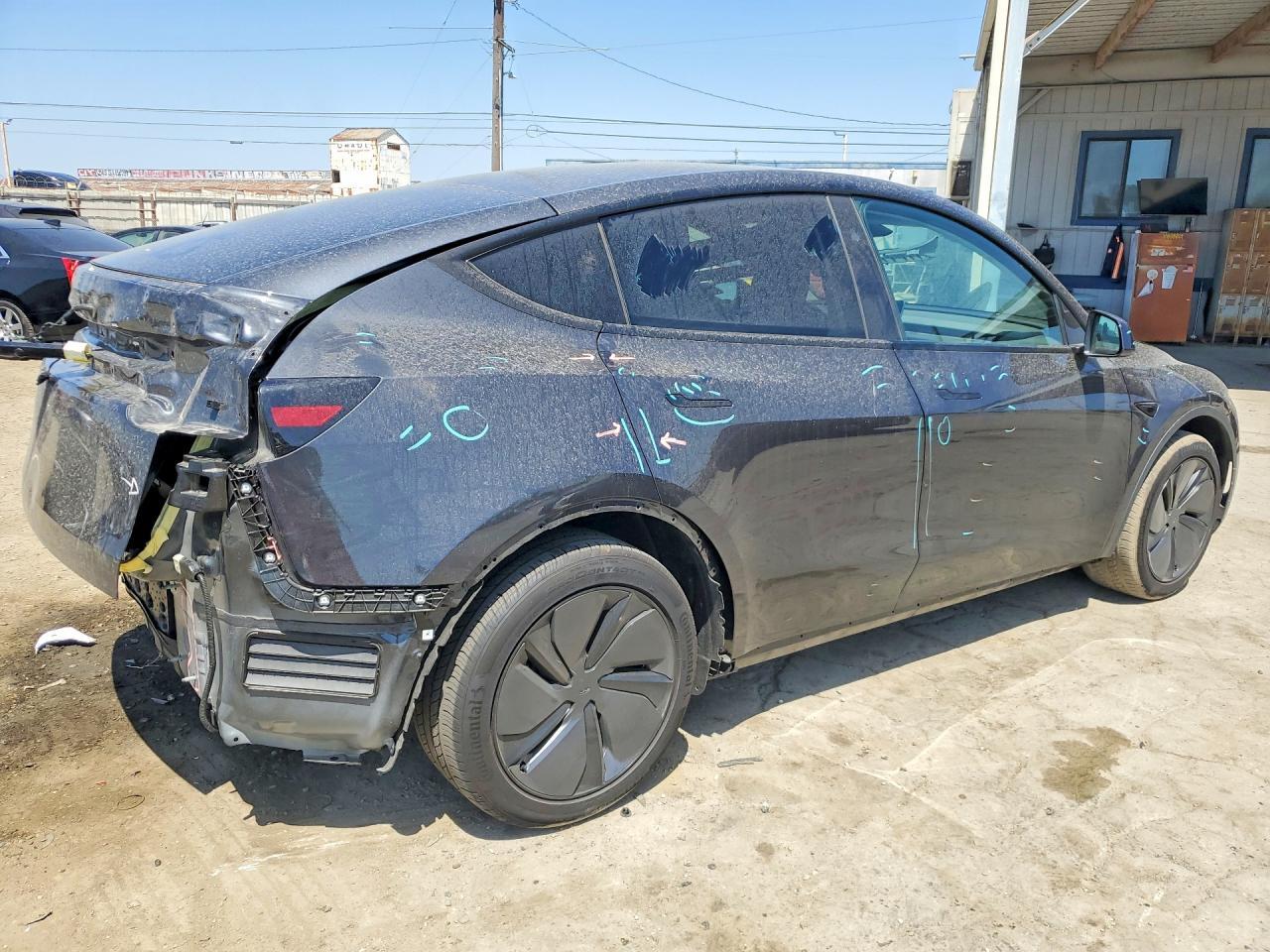 2026 Tesla Model Y - Фото 3