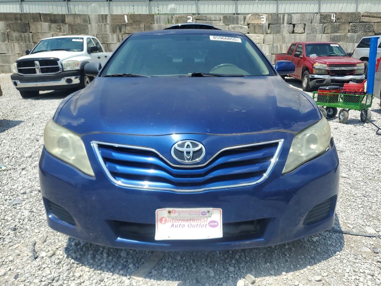 2011 Toyota Camry Le - Фото 5