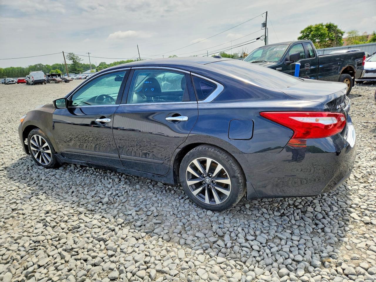 2017 Nissan Altima 2.5 Sv - Фото 2