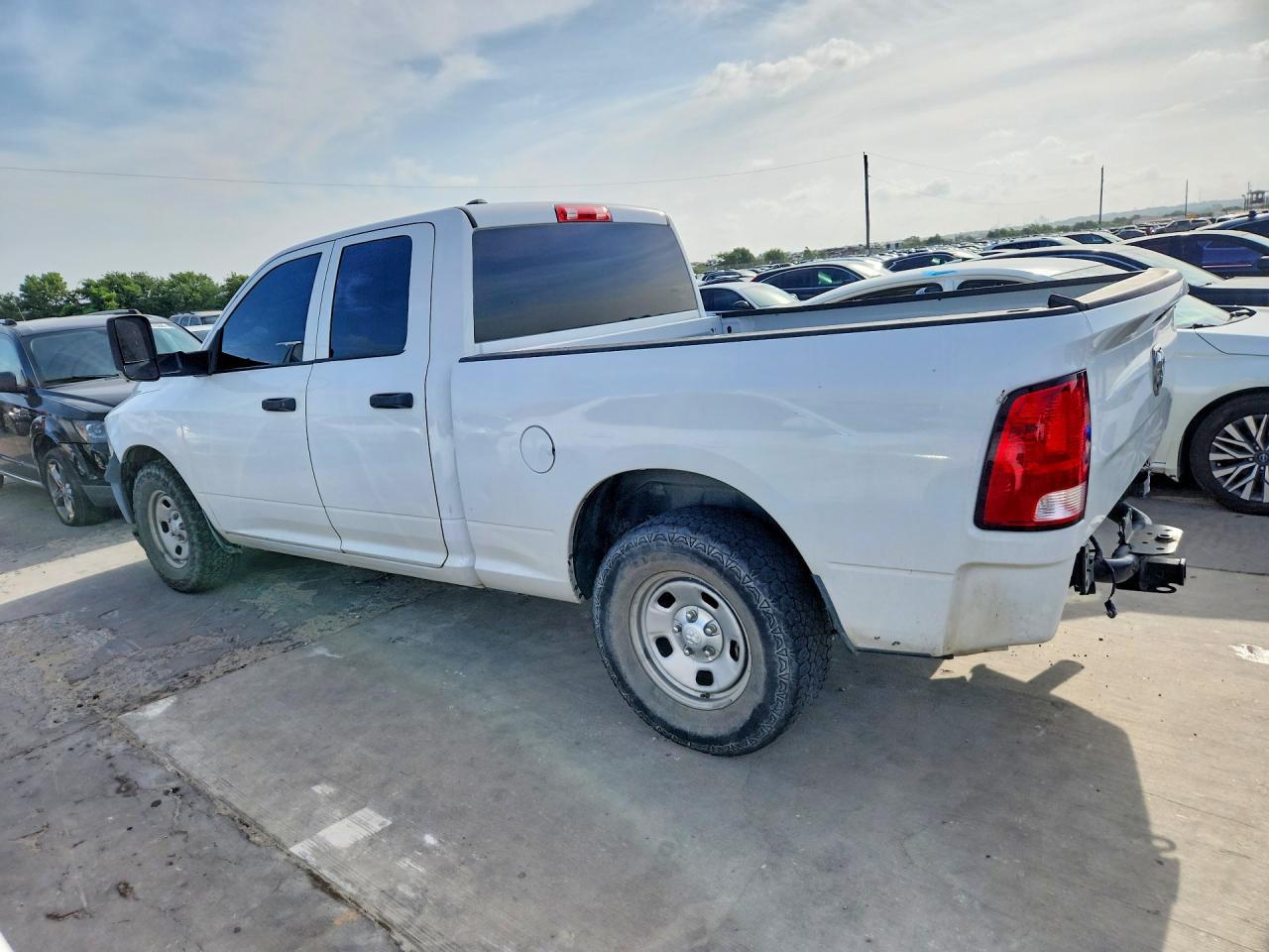 2021 Ram 1500 Classic Tradesman - Фото 2
