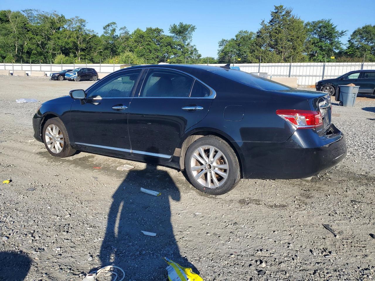 2010 Lexus Es 350 - Image 2