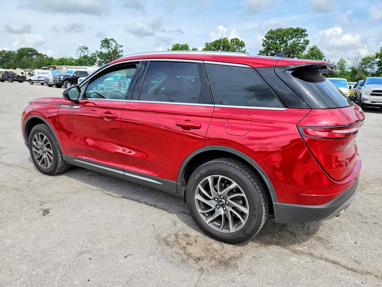 2022 Lincoln Corsair - Фото 2