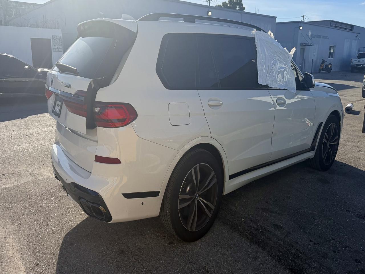 2022 BMW X7 xDrive50I - Фото 4