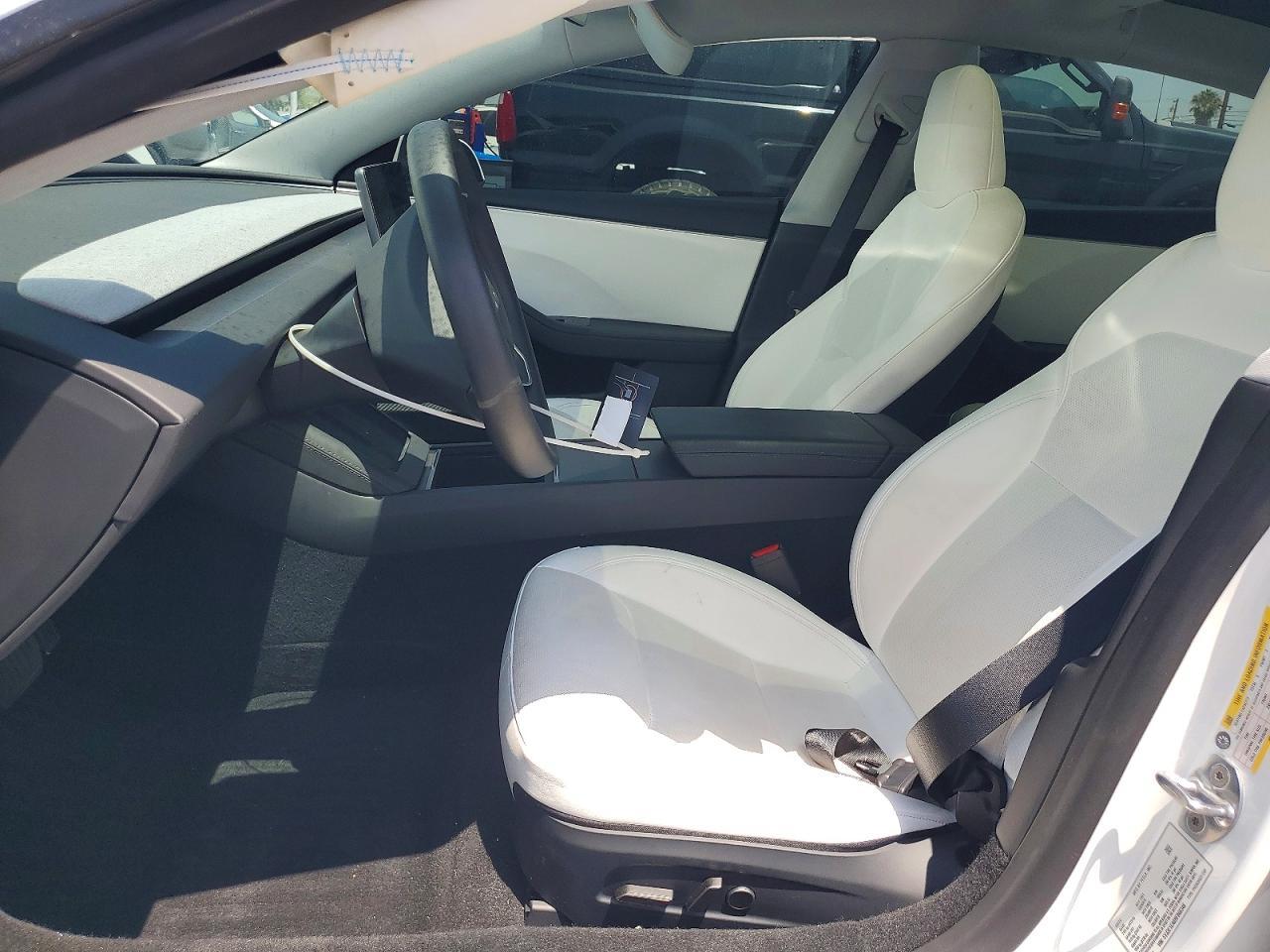2024 Tesla Model 3 - Image 7