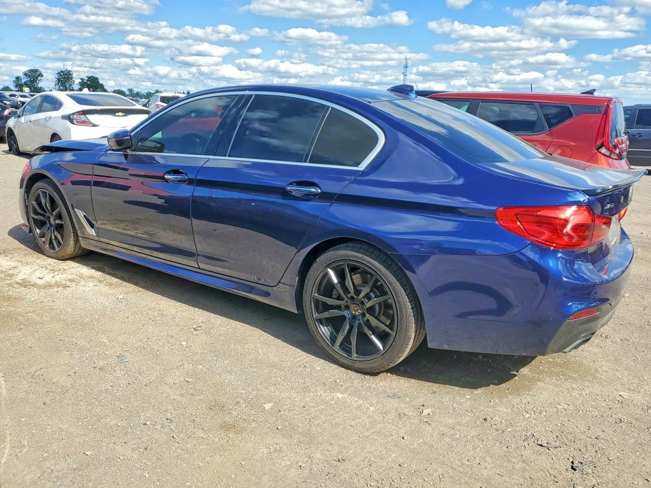 2017 BMW 530 Xi - Фото 2