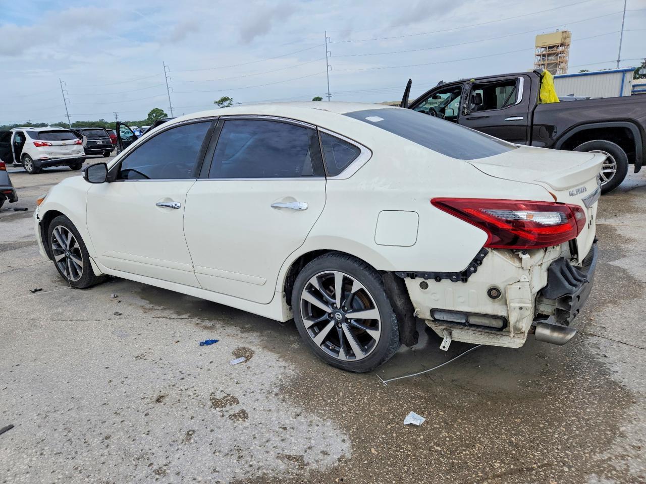 2017 Nissan Altima 2.5 Sr - Image 2