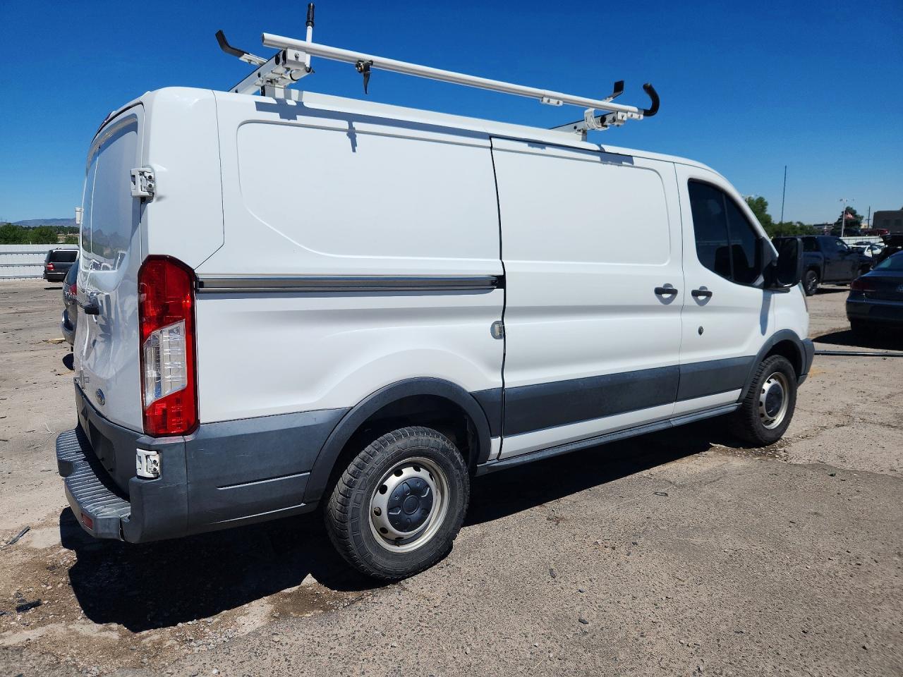 2016 Ford Transit 250 Delivery Van - Фото 3