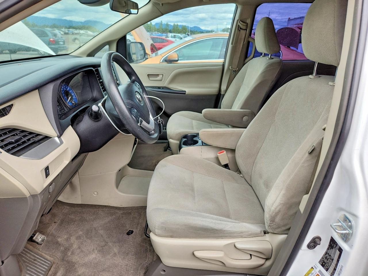 2018 Toyota Sienna L - Фото 7