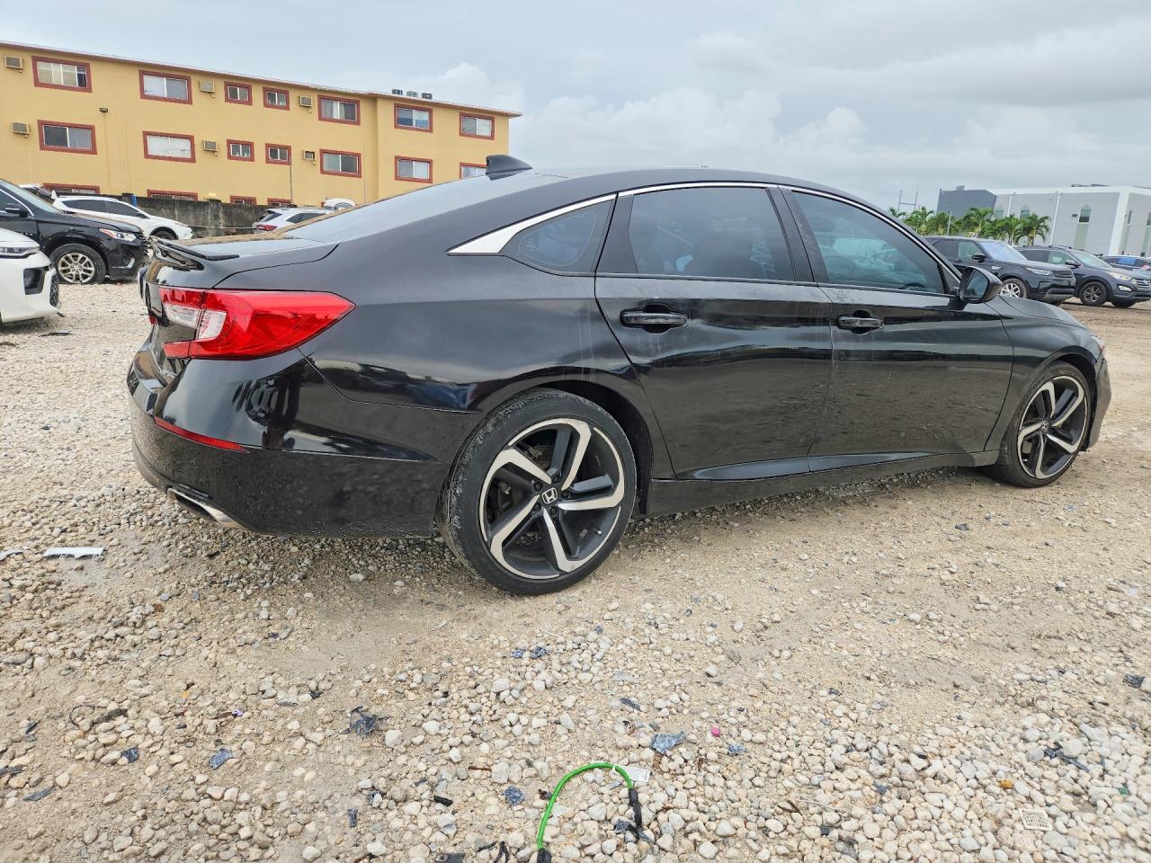 2018 Honda Accord Sport - Image 3