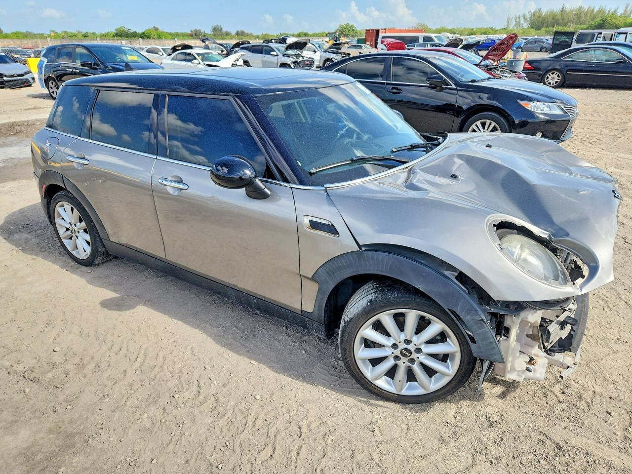 2016 Mini Cooper Clubman - Image 4