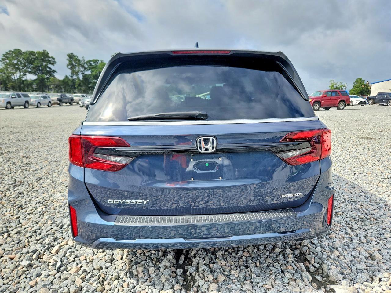 2025 Honda Odyssey Touring - Image 6