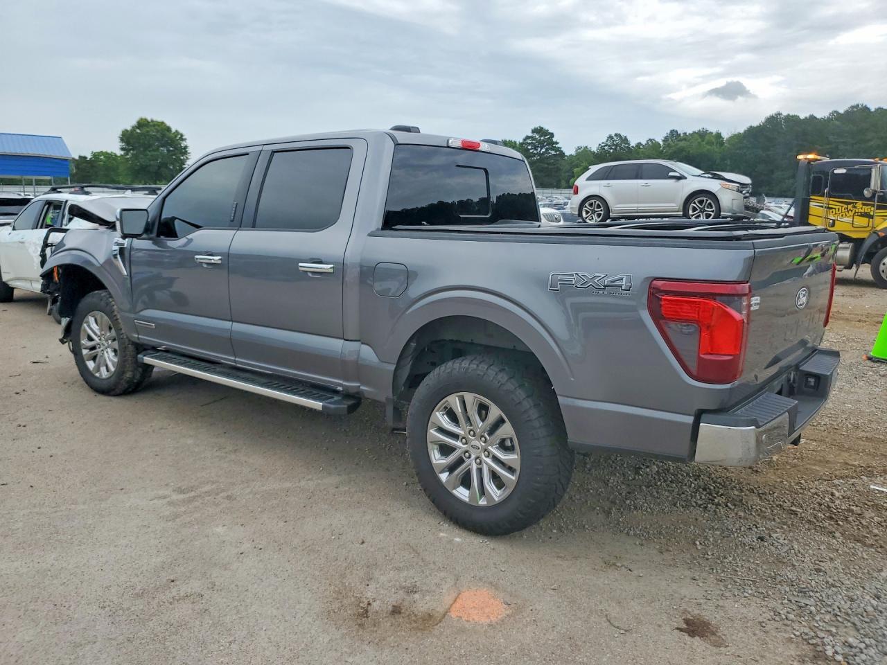2024 Ford F150 Xlt - Фото 2