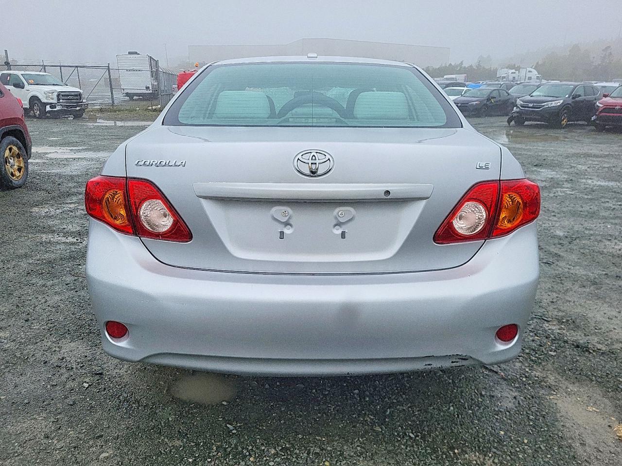2010 Toyota Corolla Base - Фото 6