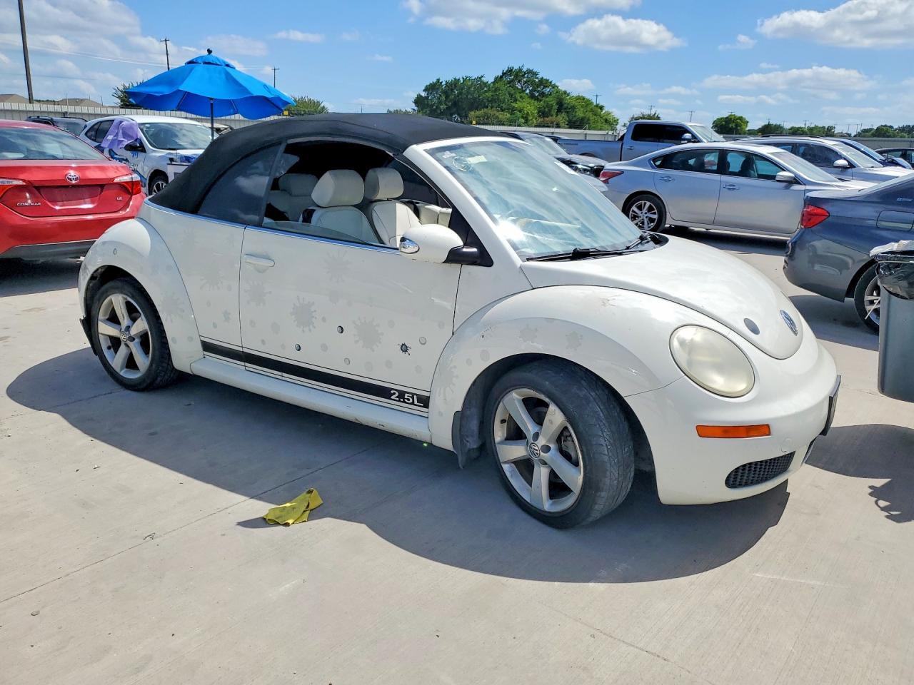 2007 Volkswagen New Beetle Triple White - Фото 4