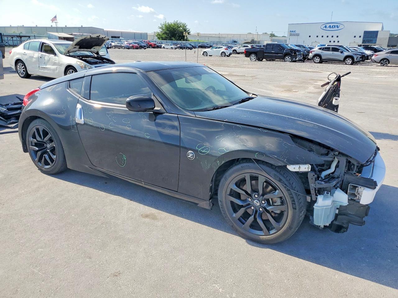 2015 Nissan 370Z Touring - Image 4