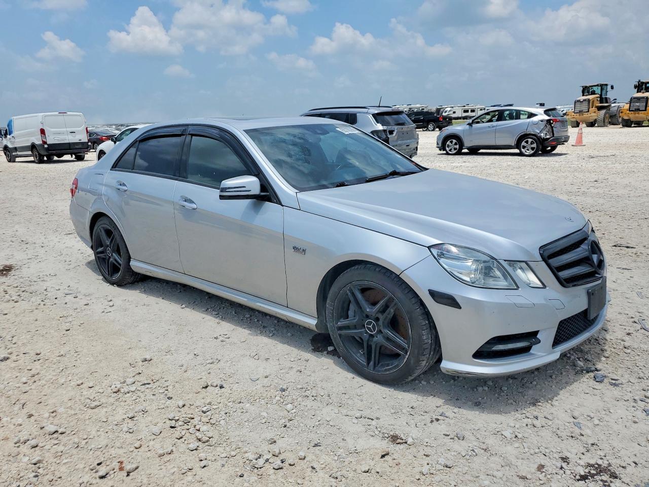 2012 Mercedes-Benz E 550 4Matic - Фото 4