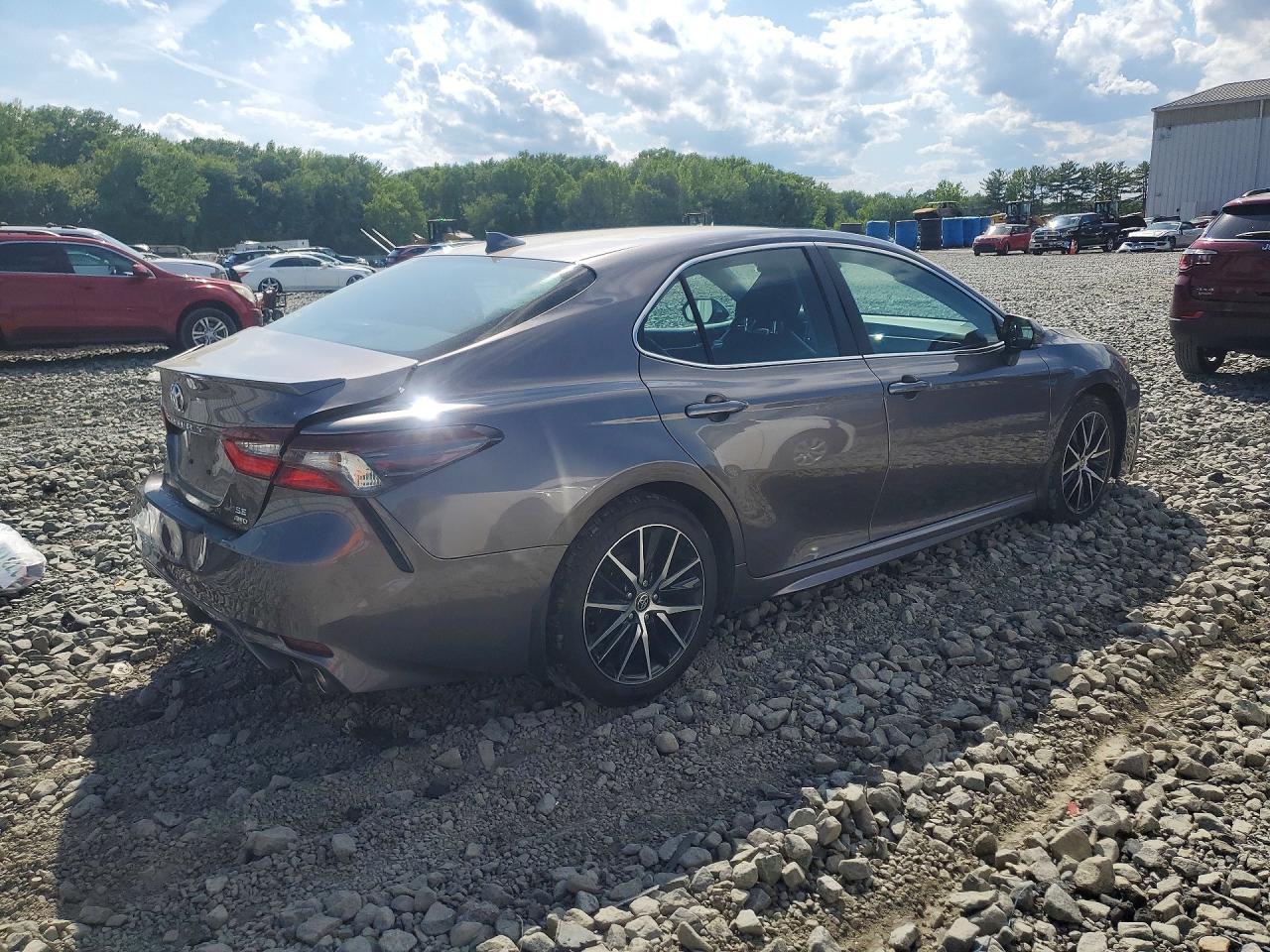 2024 Toyota Camry Se - Фото 3